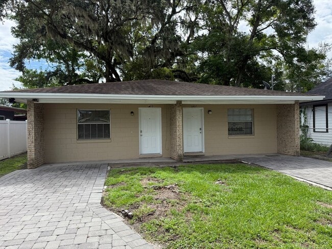 property at 1405 Nieuport Ln