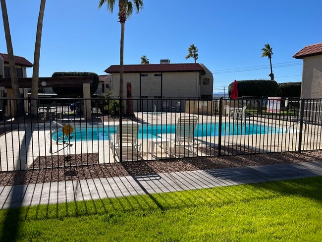 371 Lake Havasu Ave N, Unit A in Lake Havasu City, AZ - Foto de edificio - Building Photo