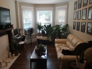 227 Sherman Ave S in Hamilton, ON - Building Photo - Building Photo