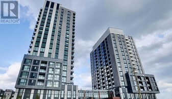 3071 Trafalgar Rd in Oakville, ON - Building Photo