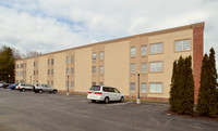 Holiday Glenville in Schenectady, NY - Foto de edificio - Building Photo