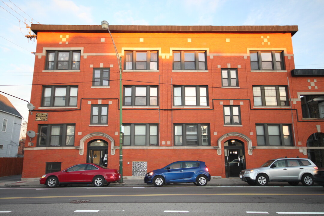 2807 N Kedzie Ave in Chicago, IL - Building Photo