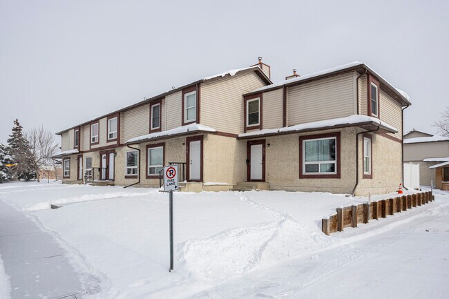 227 Deerpoint Ln SE in Calgary, AB - Building Photo - Building Photo