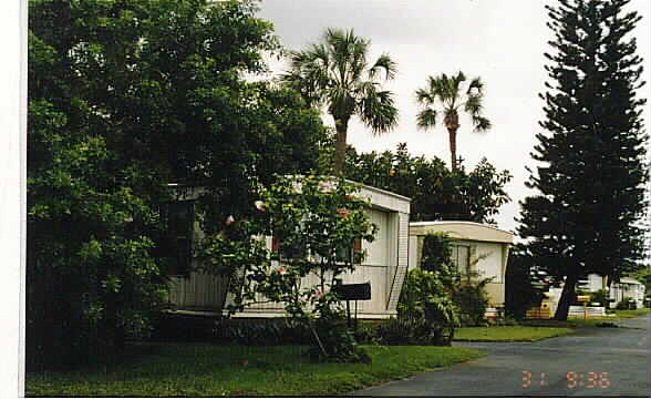 Holland Mobile Home Park in Fort Lauderdale, FL - Building Photo - Building Photo