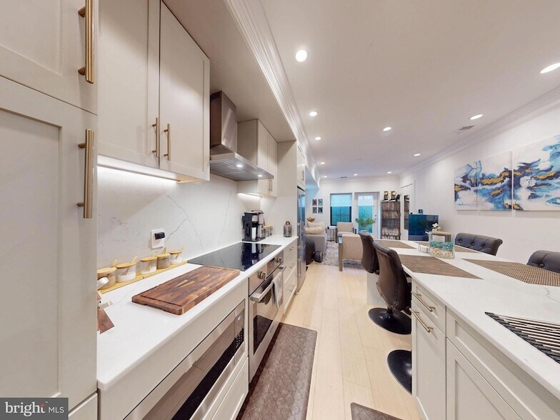 2642 39th St NW, Unit 2 in Washington, DC - Building Photo