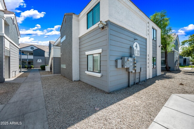 3065 N 67th Ave in Phoenix, AZ - Building Photo - Building Photo