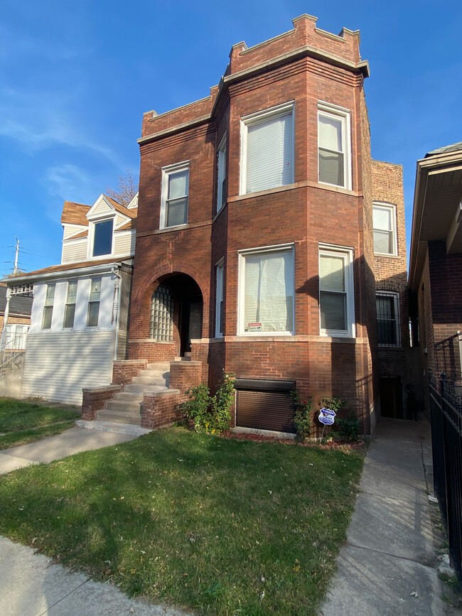 6817 S Calumet Ave in Chicago, IL - Building Photo - Building Photo