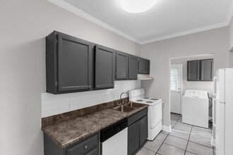 McCormic II Apartments in Birmingham, AL - Foto de edificio - Interior Photo