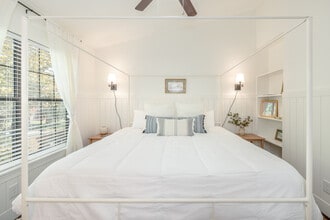 5011 Jenkins Ave in North Charleston, SC - Building Photo - Building Photo