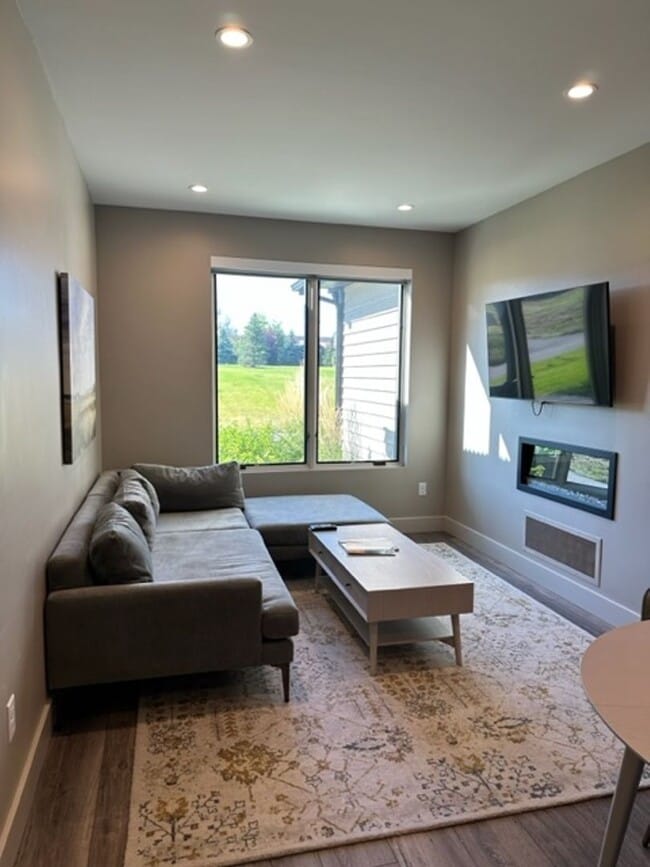 31 Highnoon Way Unit C in Bozeman, MT - Building Photo - Building Photo