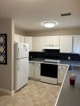 20 E Village Rd in Newark, DE - Building Photo - Building Photo