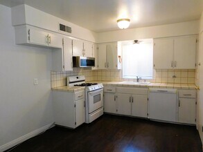 51 W Richert Ave in Clovis, CA - Building Photo - Building Photo