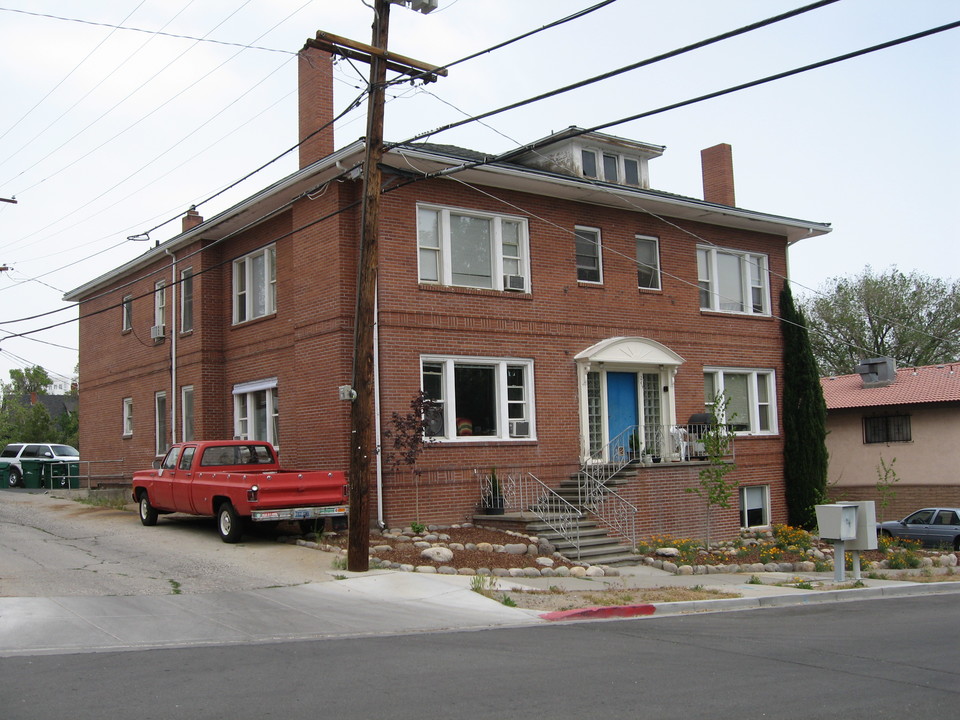 245 W Taylor St in Reno, NV - Foto de edificio