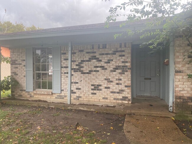 property at 1106 Yukon Dr