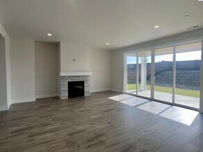 4391 Lolo Wy in Richland, WA - Building Photo - Building Photo