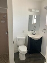 1401 E Alfred St, Unit 11 in Tavares, FL - Foto de edificio - Building Photo