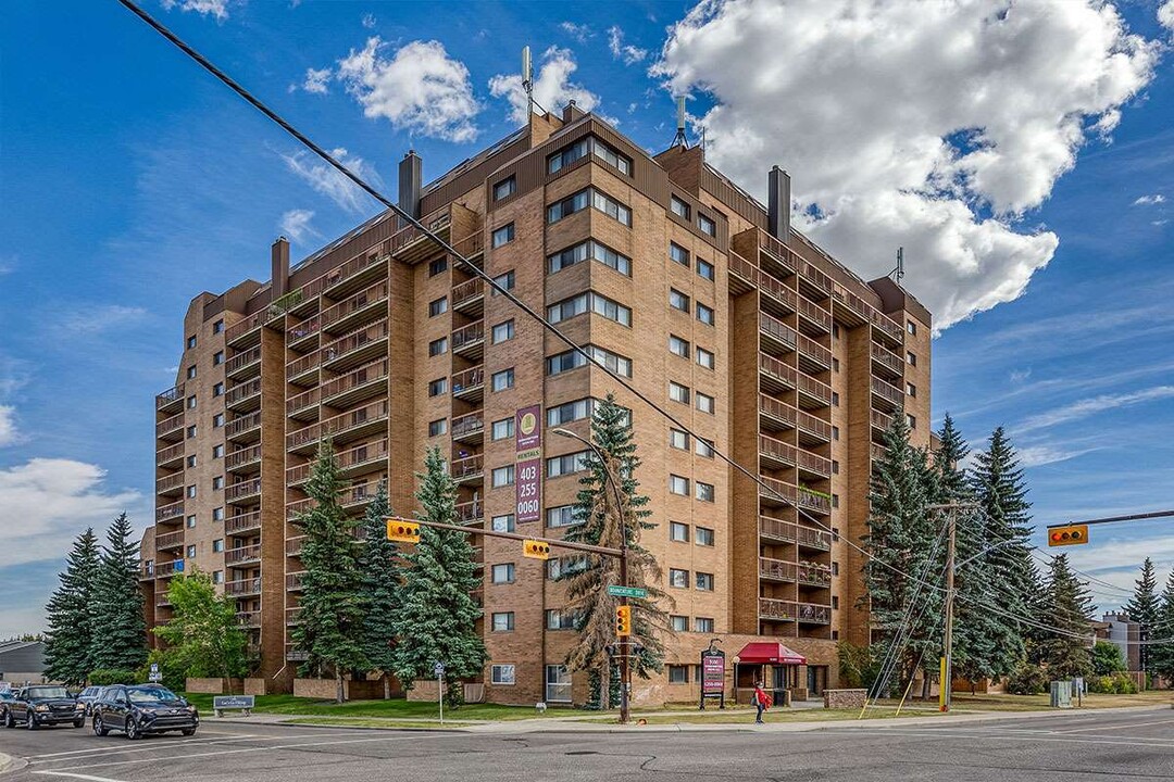 Bonaventure Estates in Calgary, AB - Building Photo