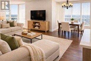 22 Hanover Rd in Brampton, ON - Building Photo