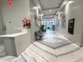 41-62-62 Bowne St in Queens, NY - Building Photo - Building Photo