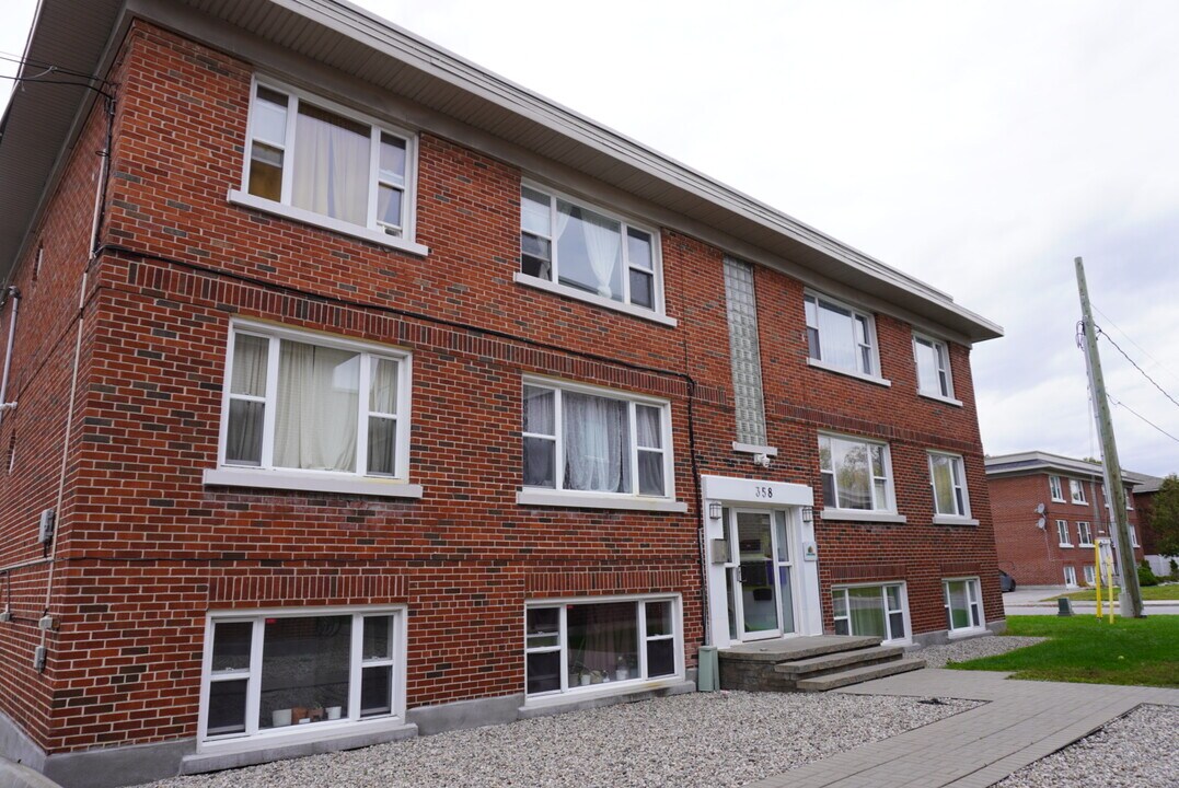 346 Tillbury Ave in Ottawa, ON - Building Photo