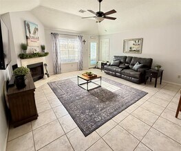 4325 Spoonbill Dr in Seabrook, TX - Building Photo - Building Photo