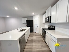 4737 Airmen Dr in Crestview, FL - Building Photo - Building Photo