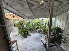 2450 Lincoln St in Hollywood, FL - Building Photo - Building Photo