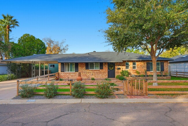 property at 4702 N 30th Pl