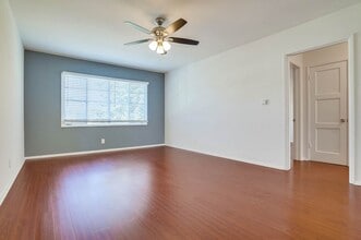 4084 S Muirfield Rd in Los Angeles, CA - Building Photo - Building Photo