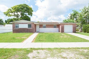 15410 SW 295th St in Homestead, FL - Building Photo