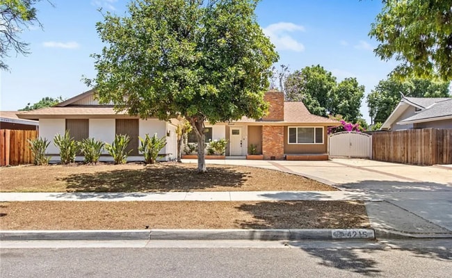 8902 Sherman Dr in Riverside, CA - Foto de edificio - Building Photo