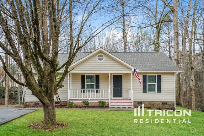 property at 1917 Hemlock Cir
