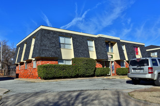 Windsor Wyndham Apartments in Norman, OK - Building Photo - Building Photo