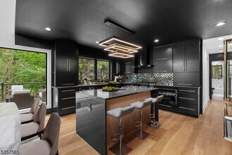 148 Great Hills Rd in Millburn, NJ - Building Photo - Building Photo