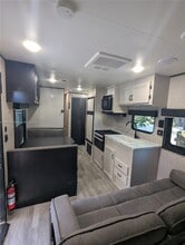 125 NE 184th Terrace in Miami, FL - Building Photo - Building Photo