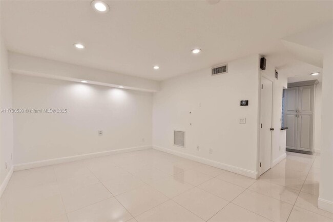 4576 SW 139th Ct in Miami, FL - Building Photo - Building Photo