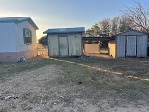 1300 State Hwy 95 in Taylor, TX - Building Photo - Building Photo