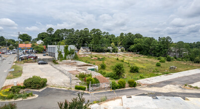 2012 Wake Forest Rd in Raleigh, NC - Foto de edificio - Building Photo