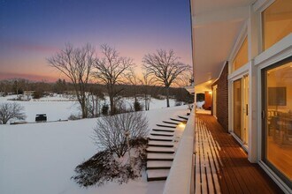 71 Lake Shore Dr in Barrington, IL - Building Photo - Building Photo