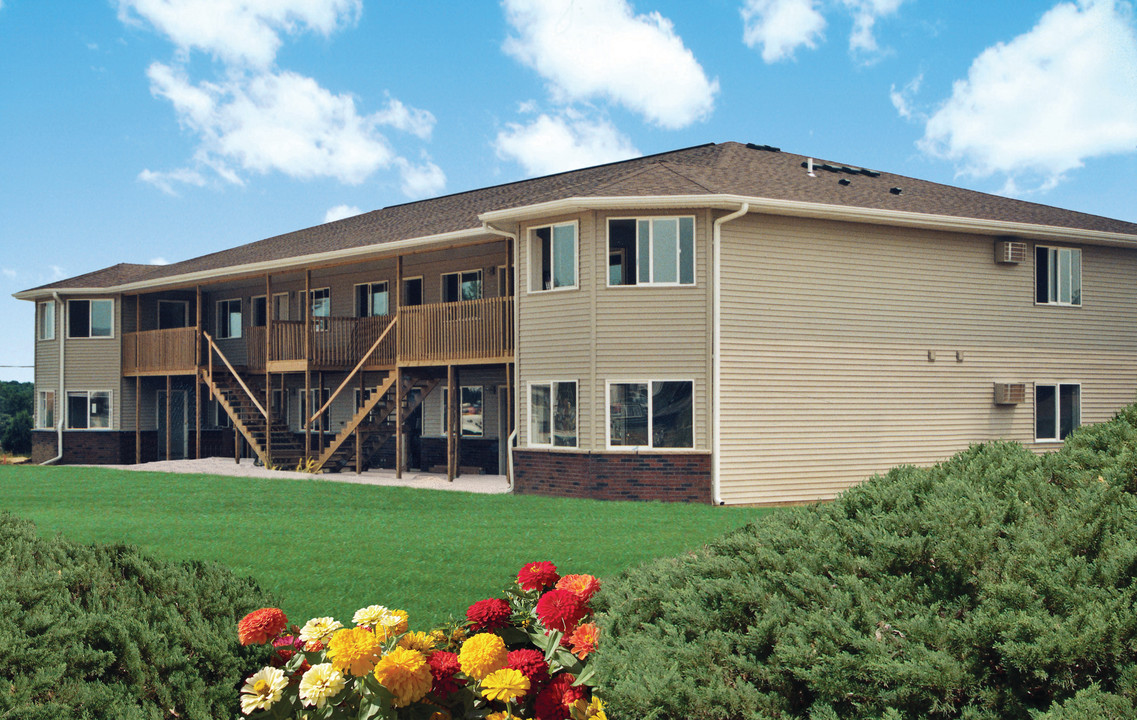 Wexford Apartments in Marion, IA - Building Photo