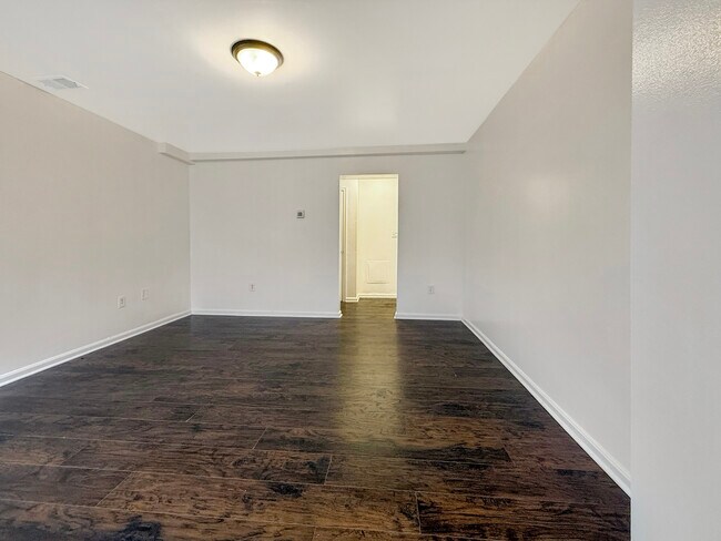 506 Eastern Ave NE, Unit 101 in Washington, DC - Building Photo - Building Photo
