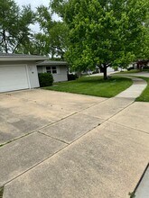 30 Coachlight Ct in Springfield, IL - Building Photo - Building Photo