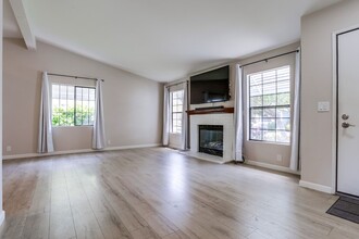 3560 Turquoise Ln in Oceanside, CA - Building Photo - Building Photo