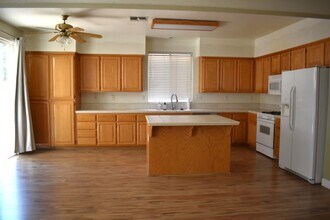 9567 Baypoint Way in Elk Grove, CA - Building Photo - Building Photo