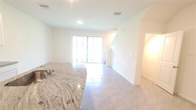 32173 Turtle Grace Lp in Wesley Chapel, FL - Foto de edificio - Building Photo