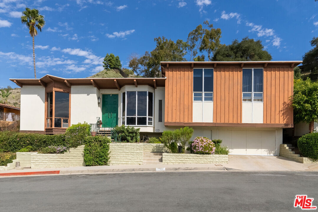 11807 Bel Terrace in Los Angeles, CA - Building Photo