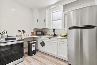 1735 Yale St S in St. Petersburg, FL - Building Photo - Building Photo