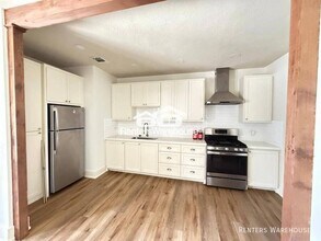 201 Drennan St in Houston, TX - Building Photo - Building Photo
