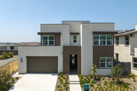 Narra Hills in Fontana, CA - Building Photo - Building Photo