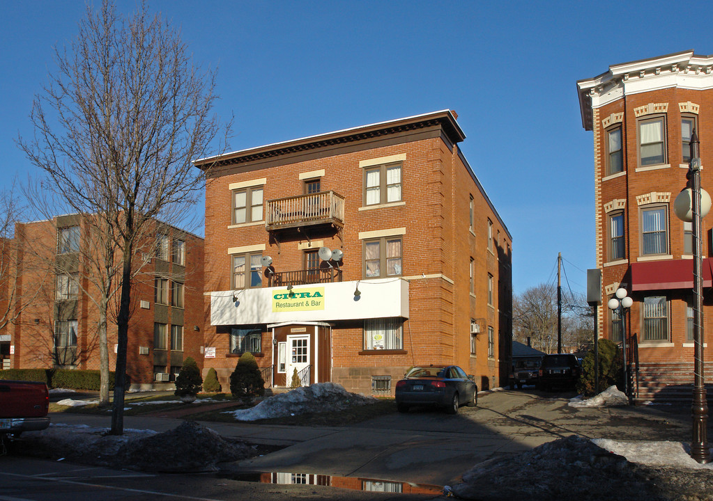 360 Franklin Ave in Hartford, CT - Building Photo